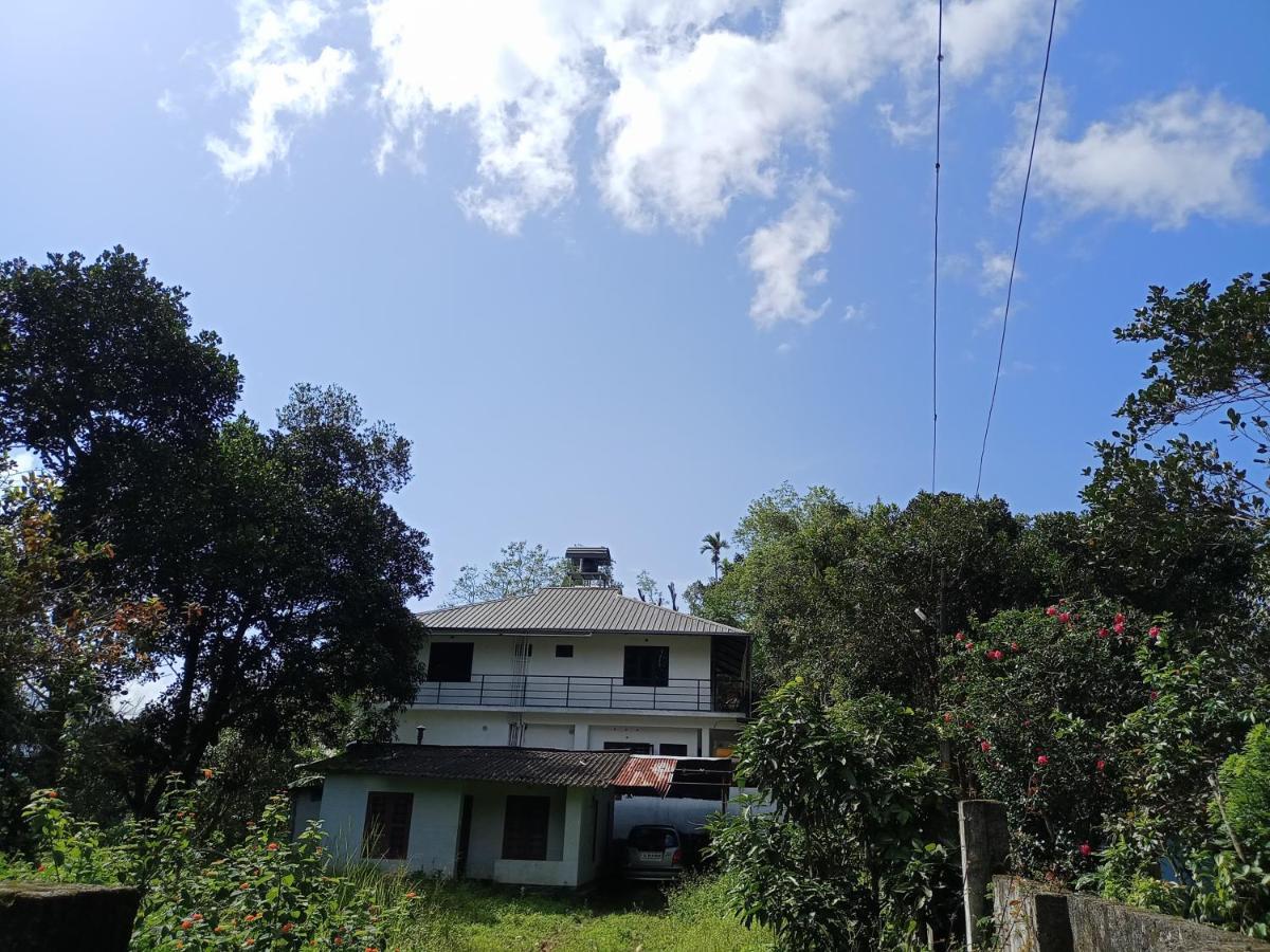 La Casa De Alexa Homestay Idukki Kültér fotó